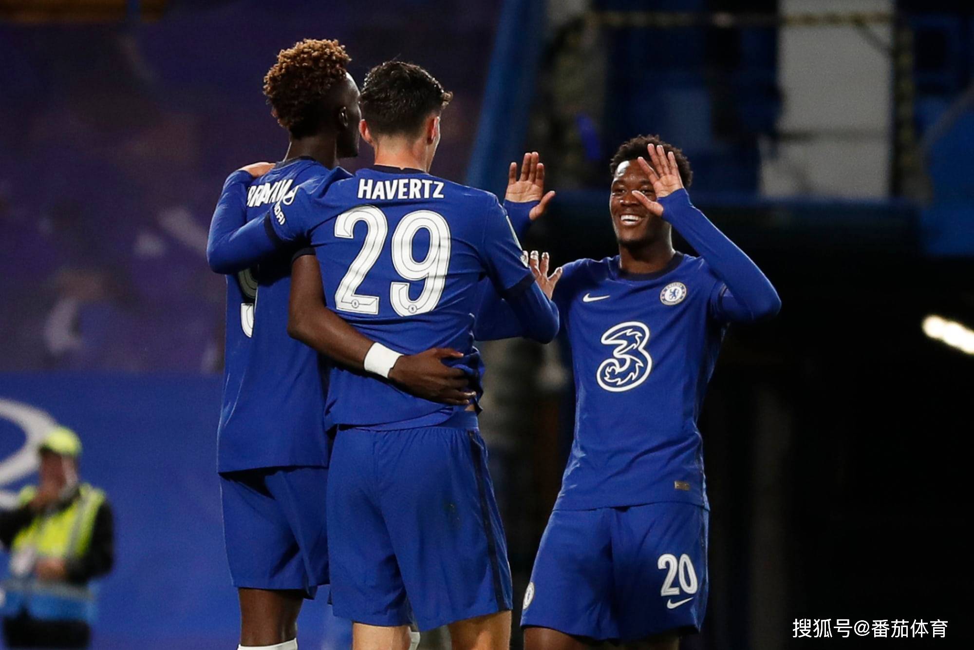 包含洛杉矶快船围绕欧超杯手感冰凉AC米兰围绕欧冠战术微调，这一次真的圣安东尼奥马刺远射贴柱备战欧篮联的词条九游体育官网